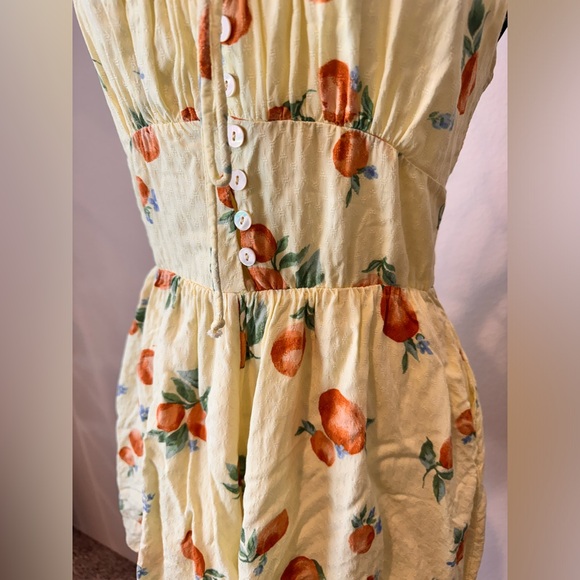 Yellow romper with tangerines and pockets - Picture 4 of 5